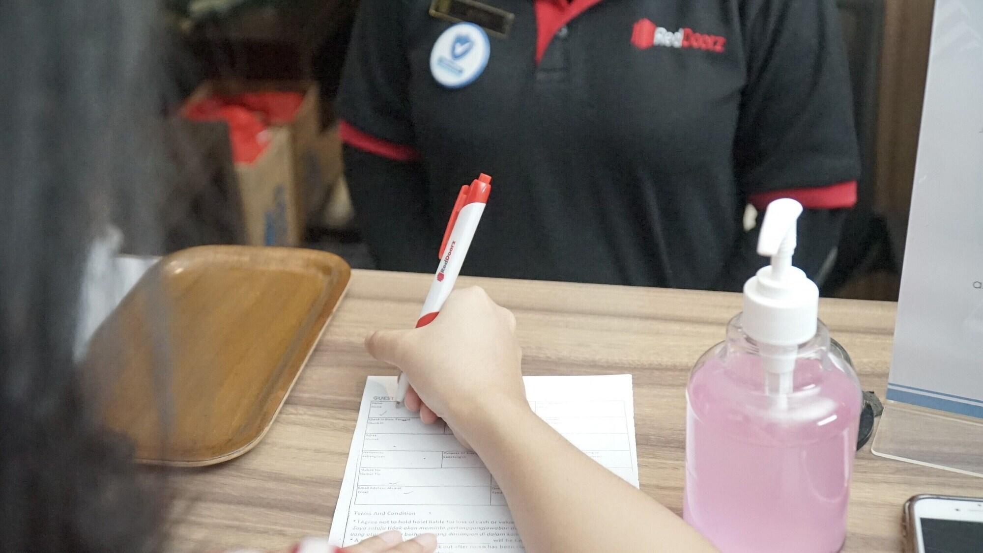 Reddoorz Plus @ Sawah Besar Jakarta Eksteriør billede